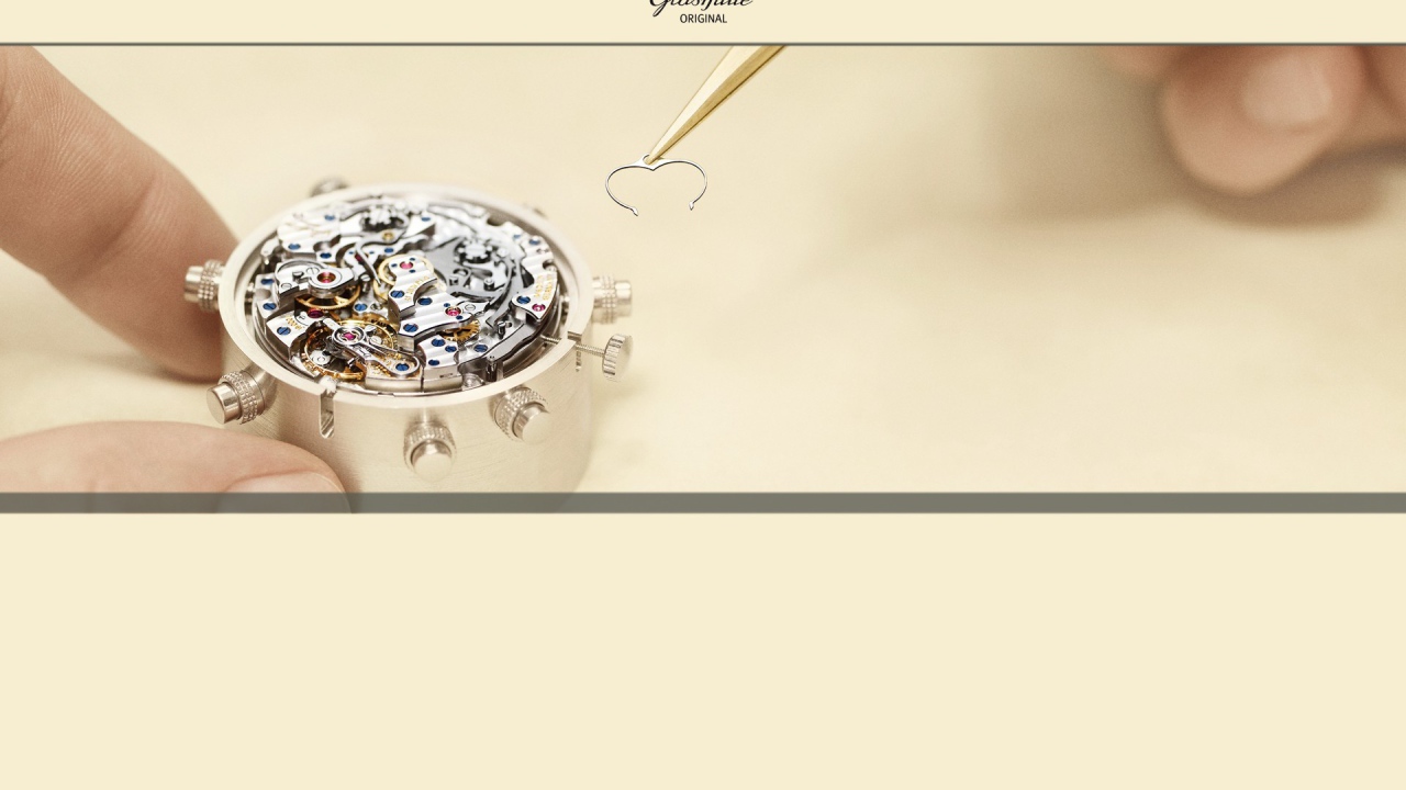 Сборка механизма дорогих белых часов