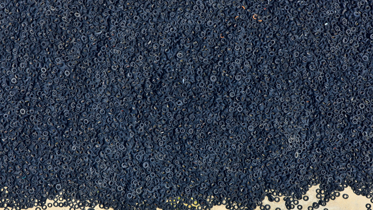 Резиновые покрышки автомобилей