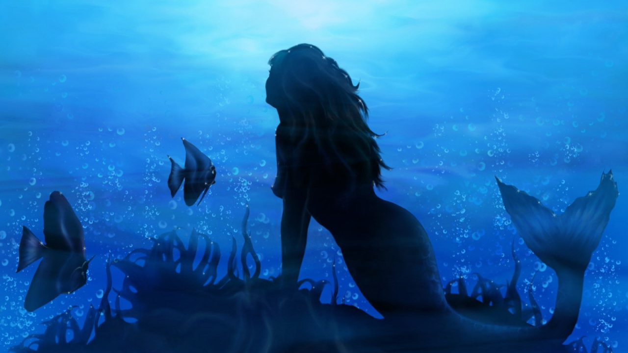 Русалка в синем море