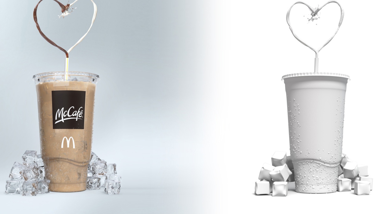 Два стакана с коктейлем