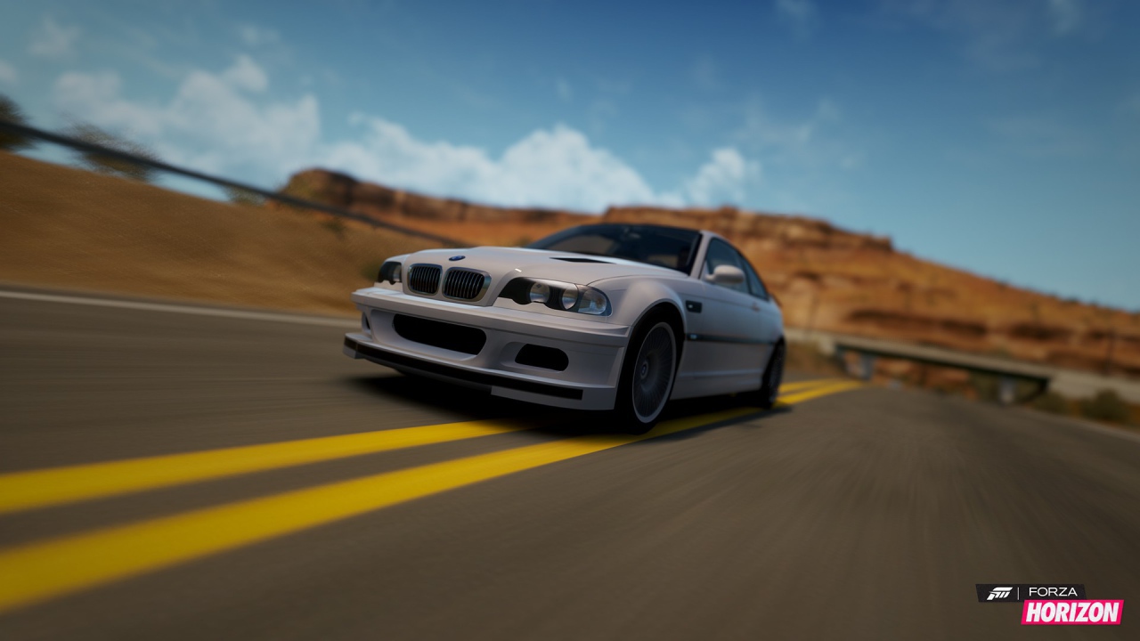 БМВ на трассе в игре Forza Horizon