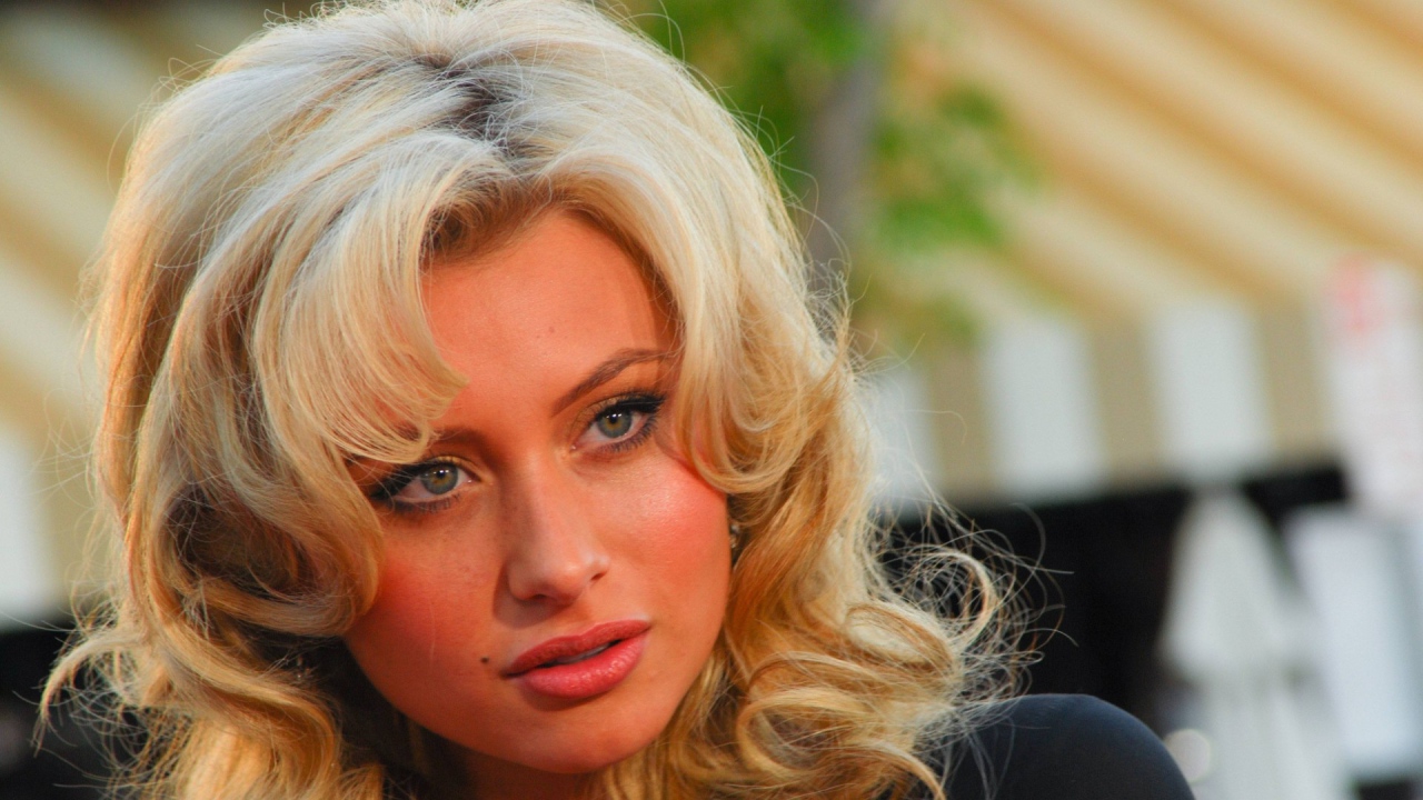 Певица из США Эли Мичалка