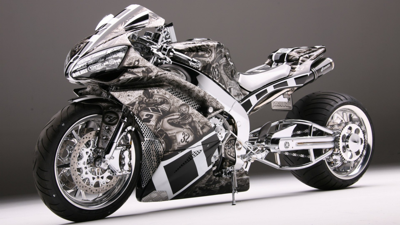 Спортивный мотоцикл Yamaha R1