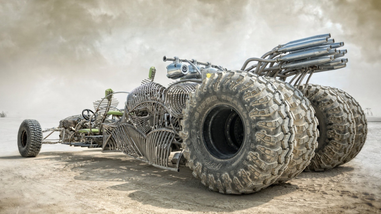 Автомобиль из фильма Безумный Макс 4 Дорога ярости