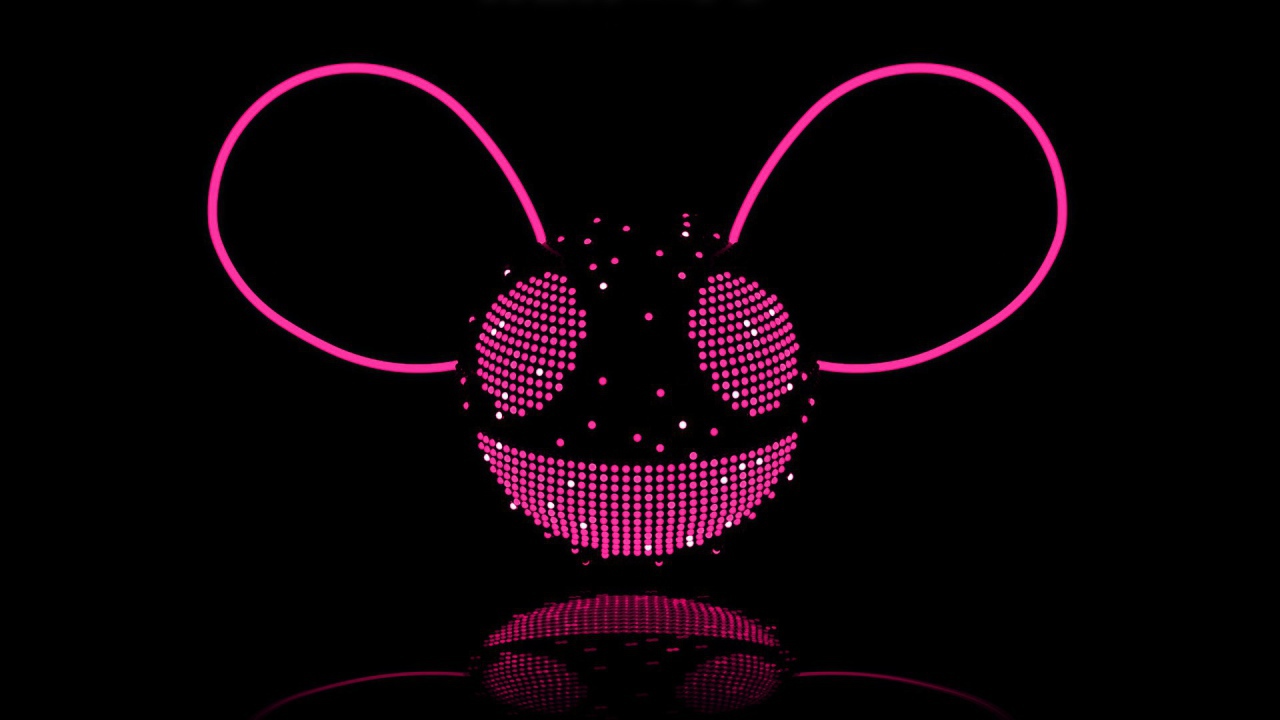 Розовый диджей deadmau5