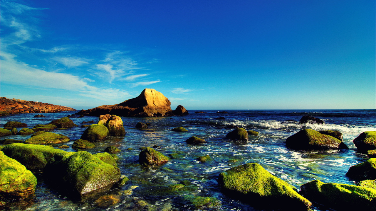 Камни в лучах заката