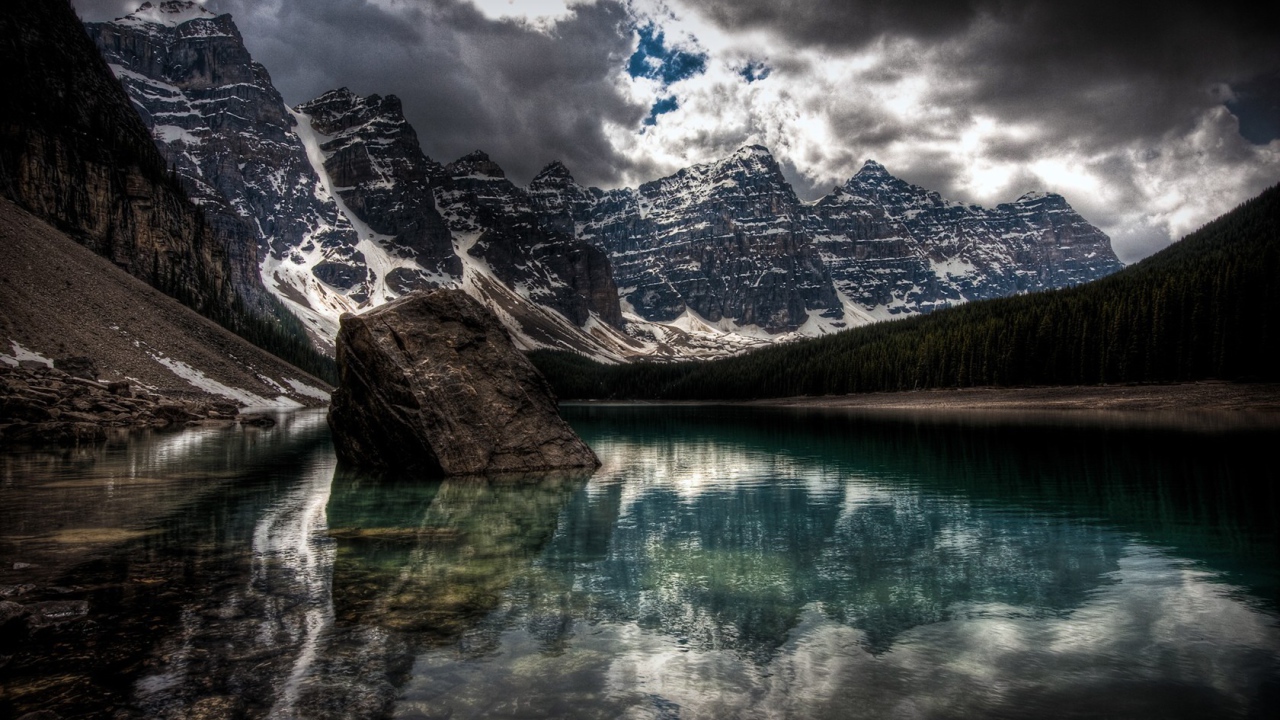 Озеро в горах, фото HDR