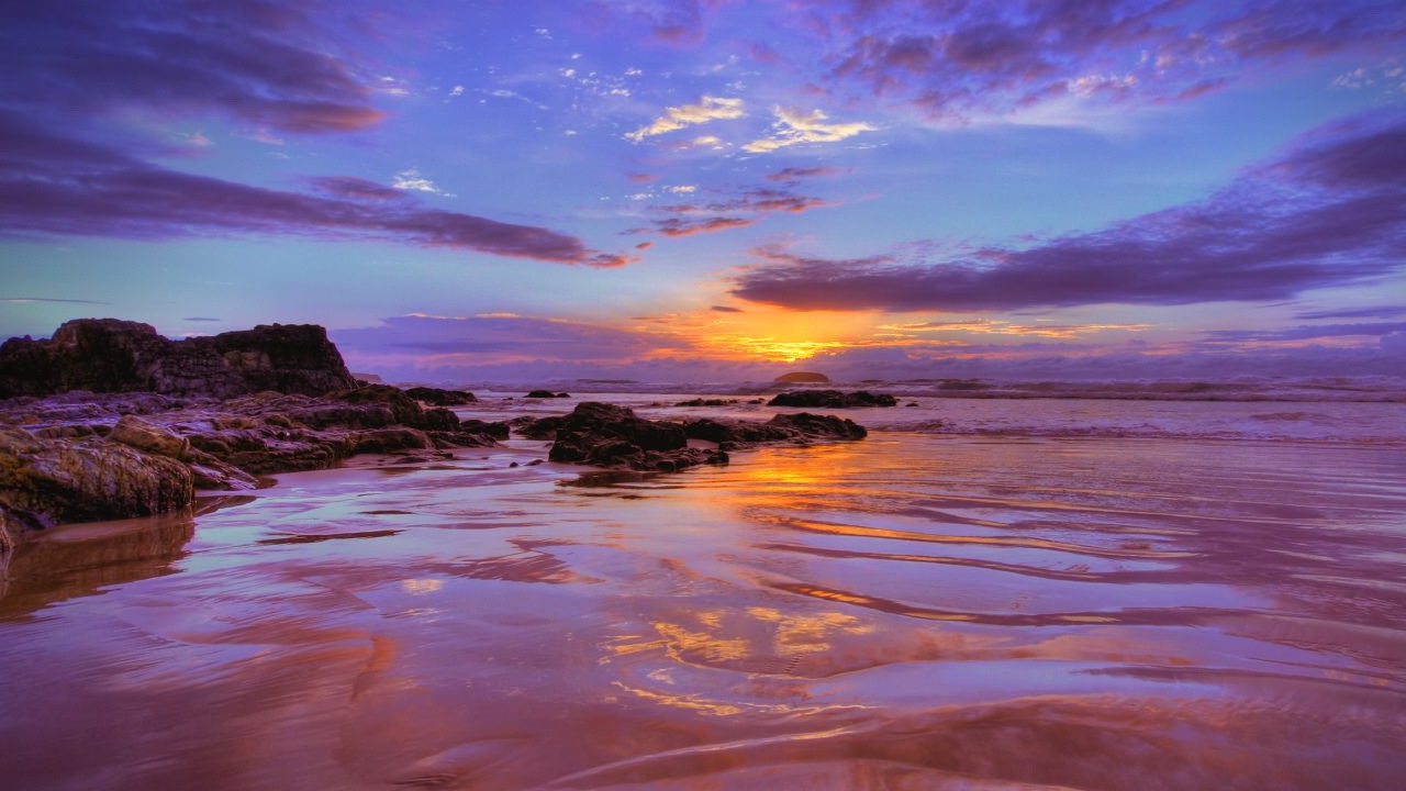 Красная вода на закате