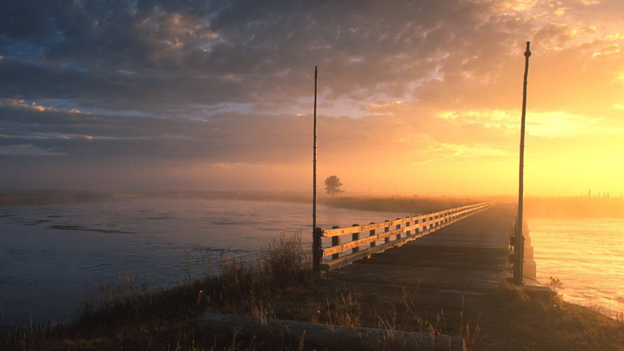 Деревянный Мост на закате