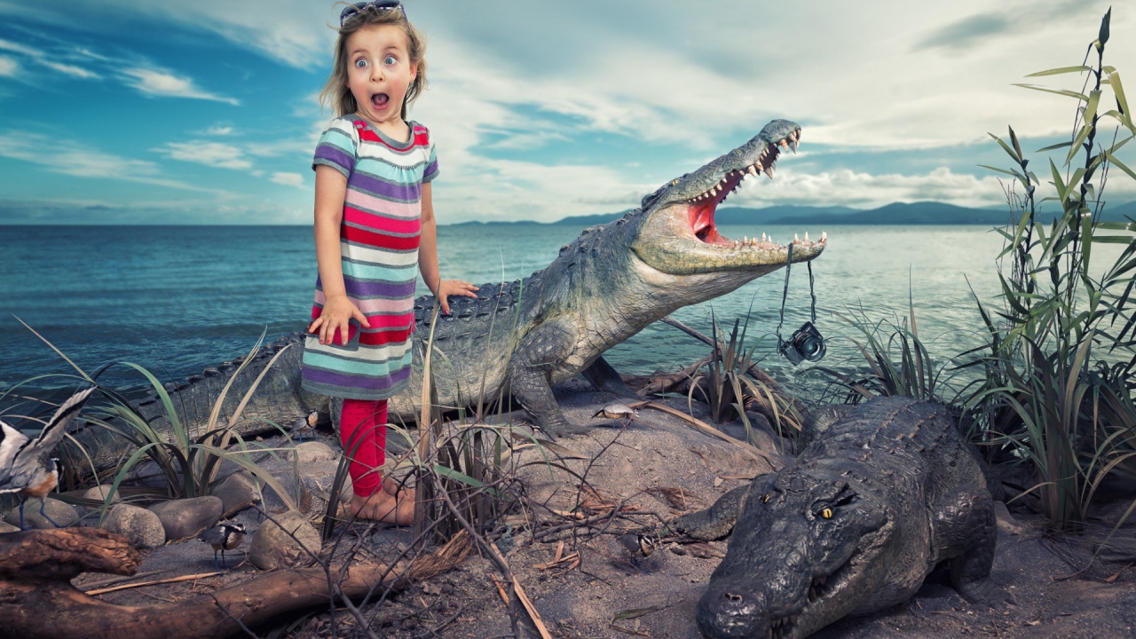 Девочка среди крокодилов
