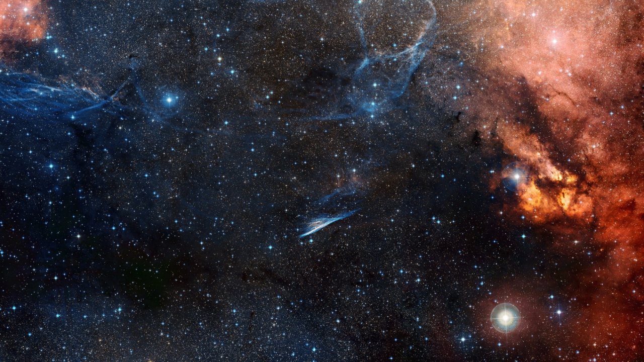 Туманность Карандаш в космосе