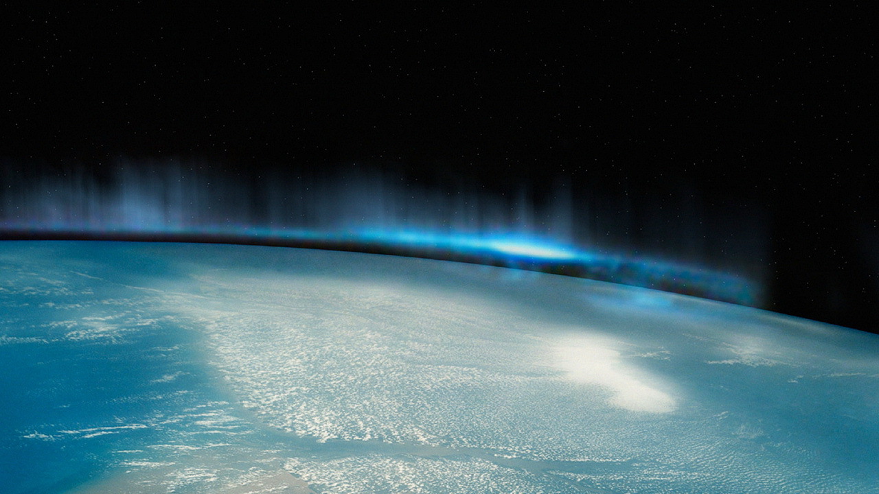 Вид на северное сияние из космоса