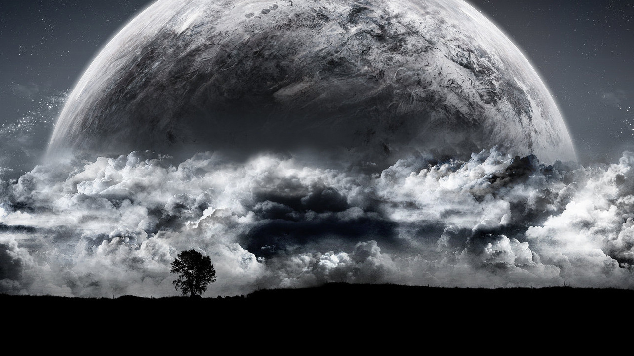 Планета висит на горизонте