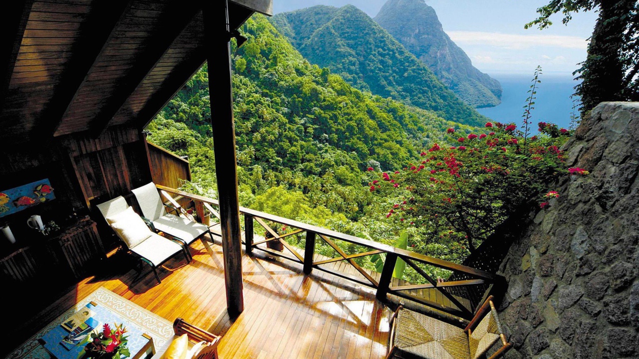 Балкон в доме у моря