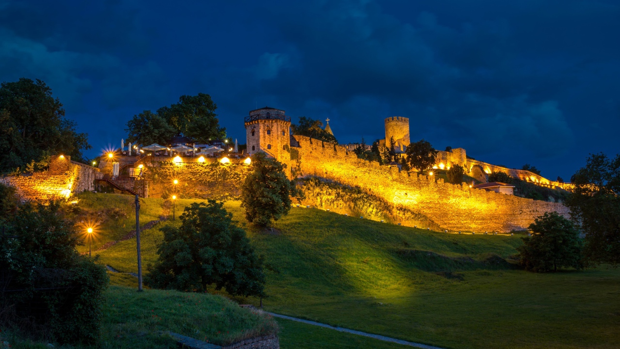 Ночной замок в Белграде, Сербия
