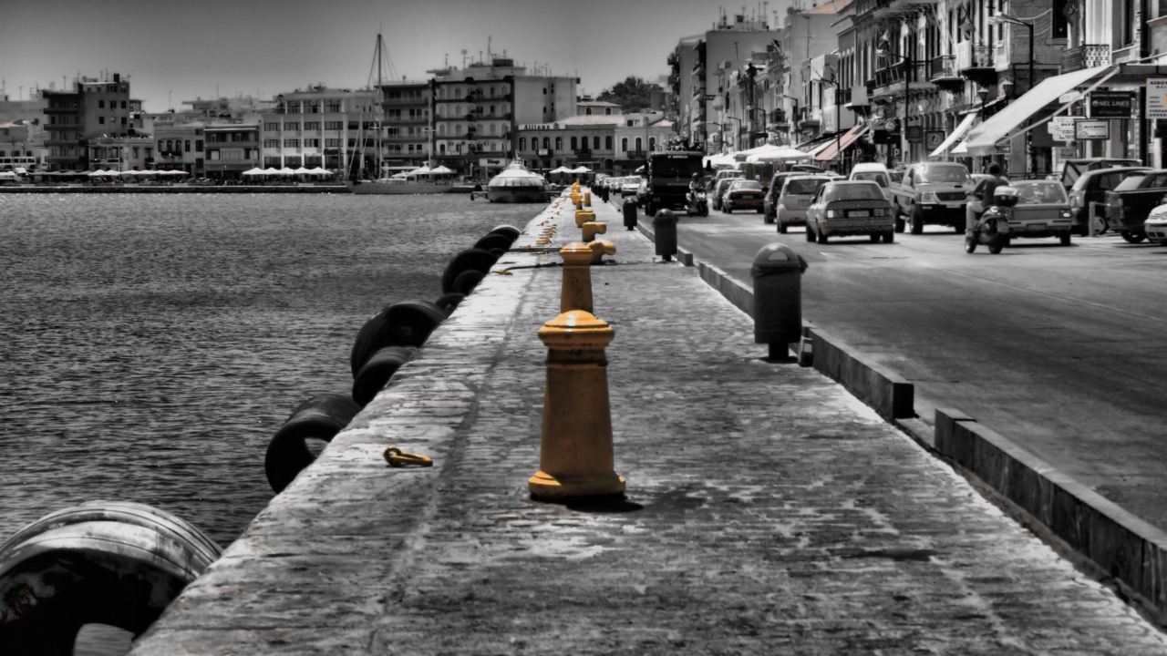 Набережная, остров Хиос в Греции