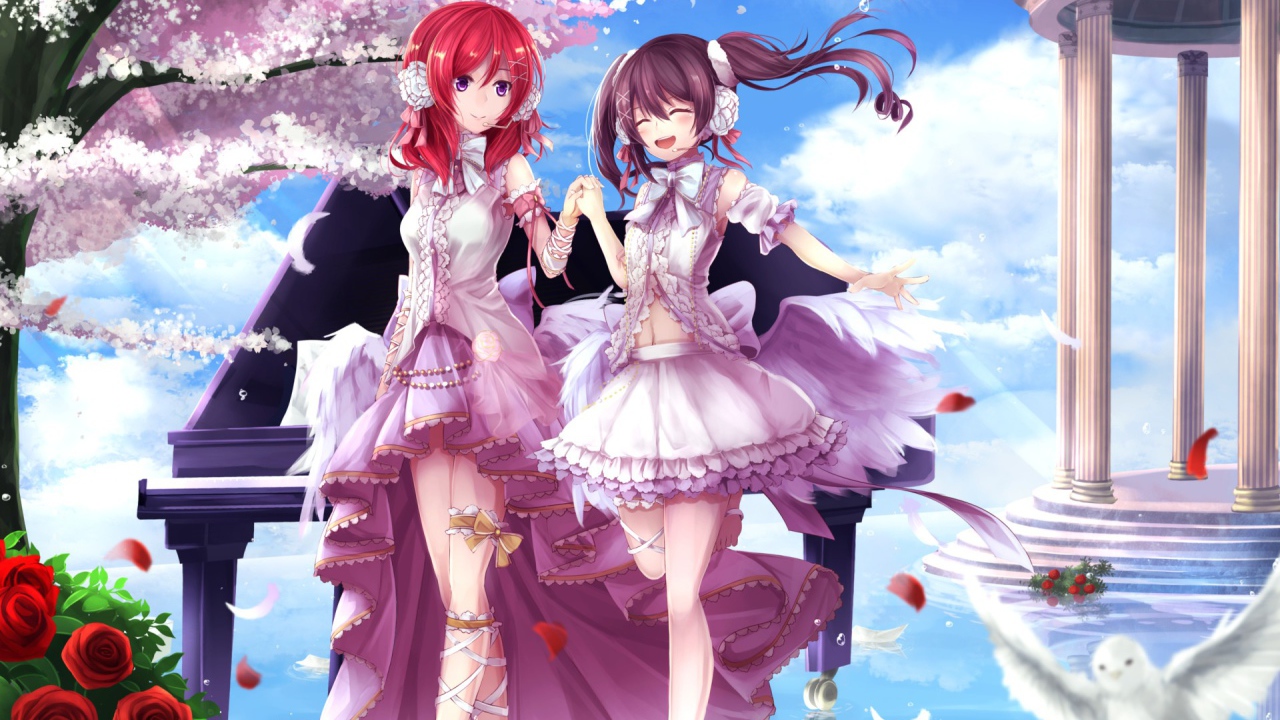 Девушки в розовых платьях Maki Nishikino и Yazawa Nico аниме Love Live! 