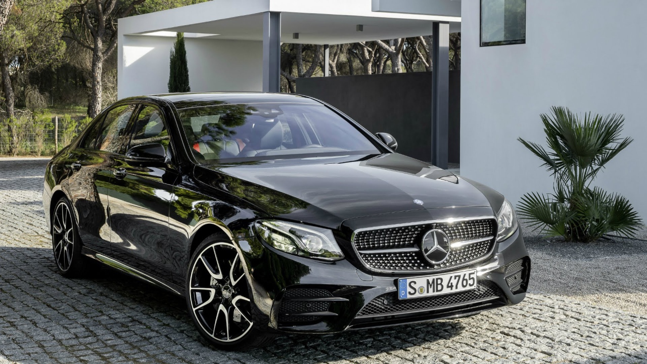 Черный Mercedes E43 AMG 4MATIC 2017 года 