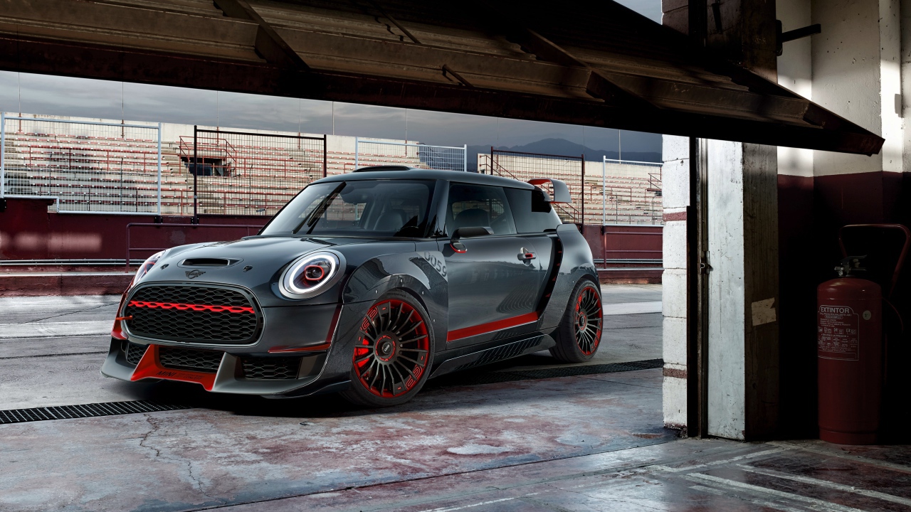 Стильный автомобиль Mini John Cooper Works GP Concept, 2017