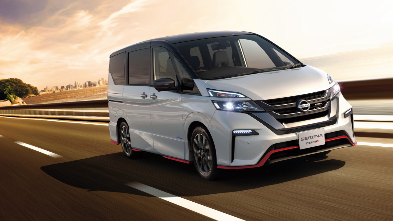 Белый минивэн Nissan Serena Nismo, 2018