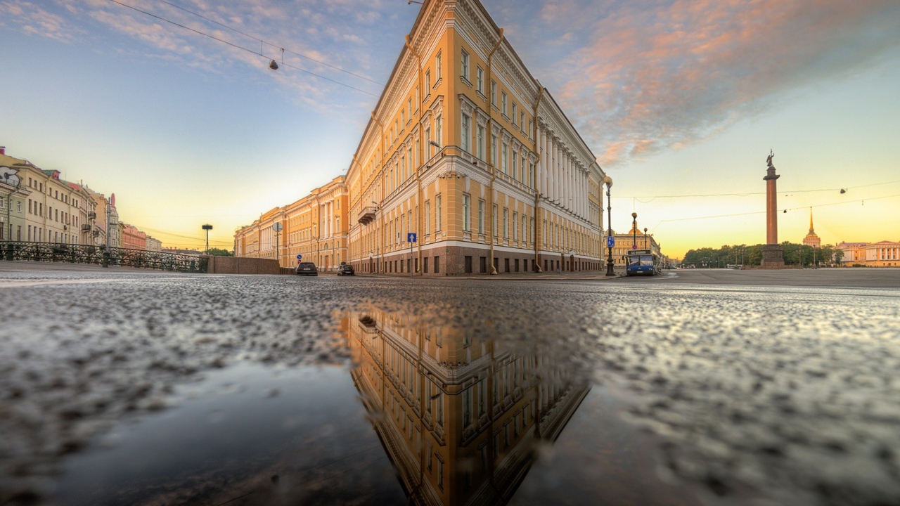 Улица после дождя, Санкт-Петербург, Россия 