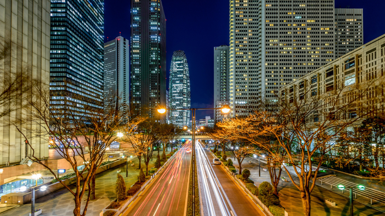 Ночной яркий город Токио 