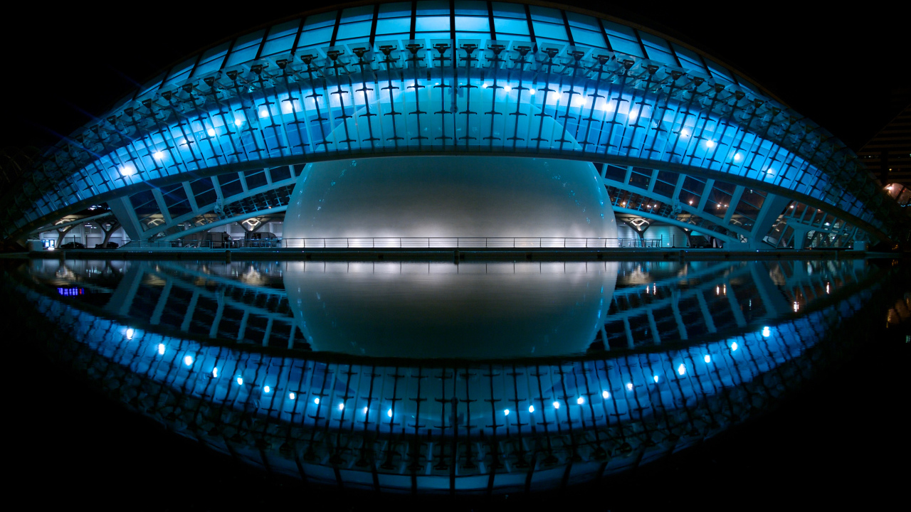 Необычный кинотеатр Hemisferic, Валенсия. Испания