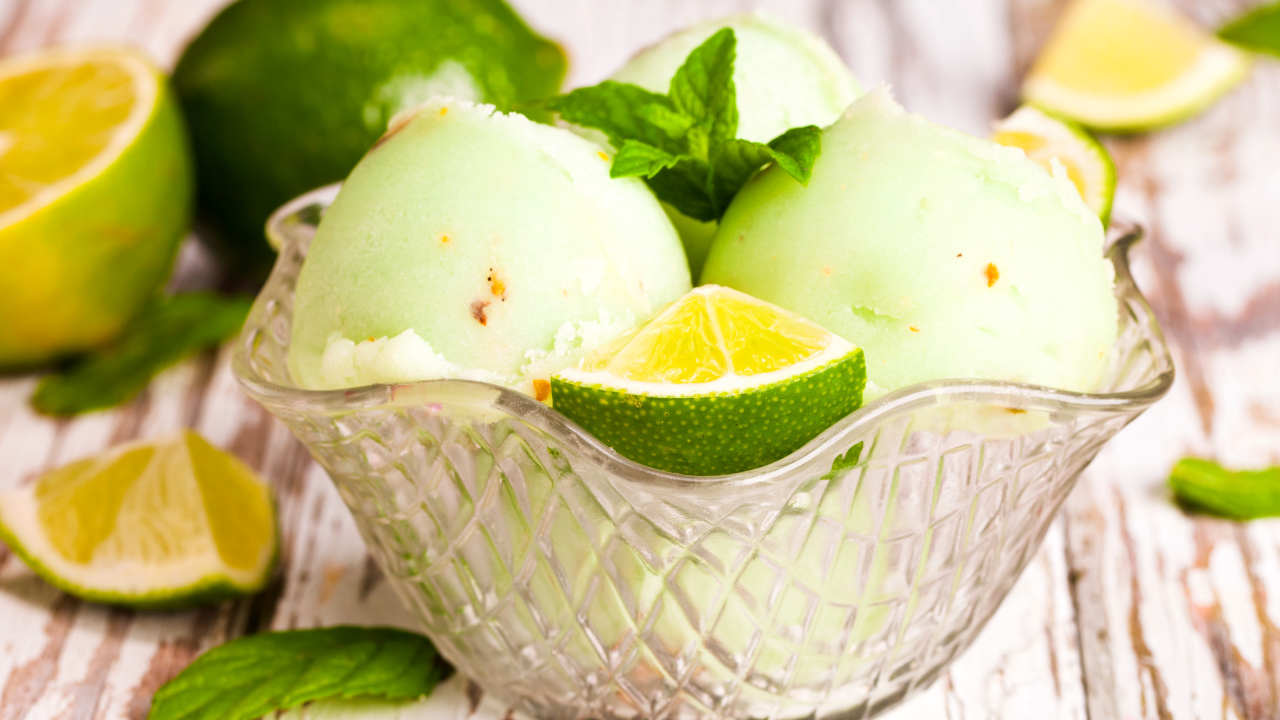 Фруктовое мороженое с лаймом и мятой 
