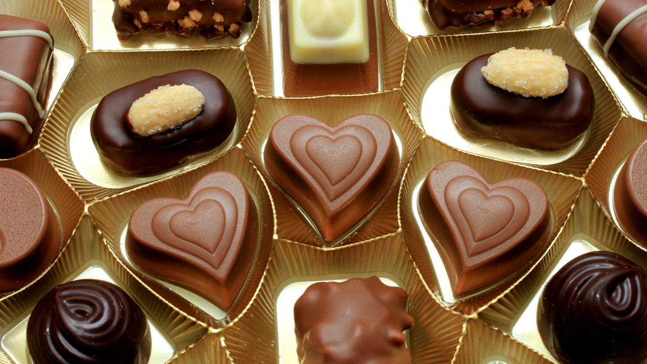 Сладкие шоколадные конфеты ассорти