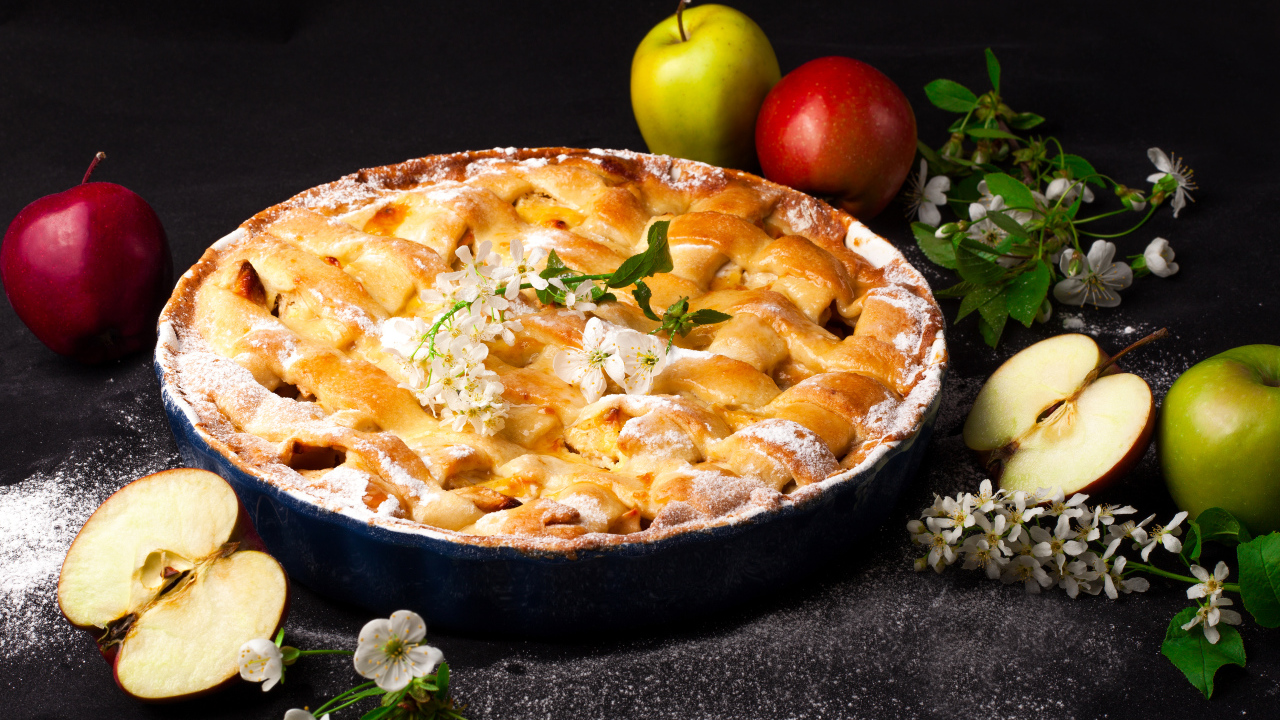 Сладкий пирог со свежими яблоками