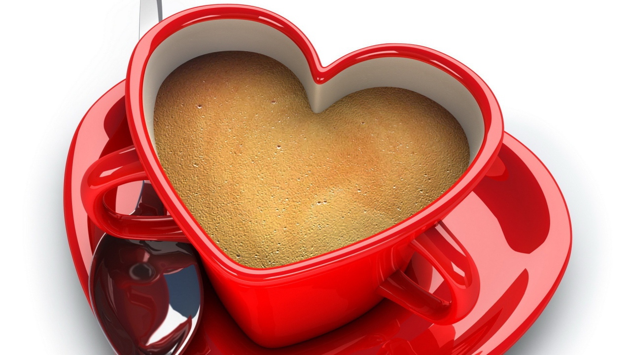 Красная кружка в форме сердца 