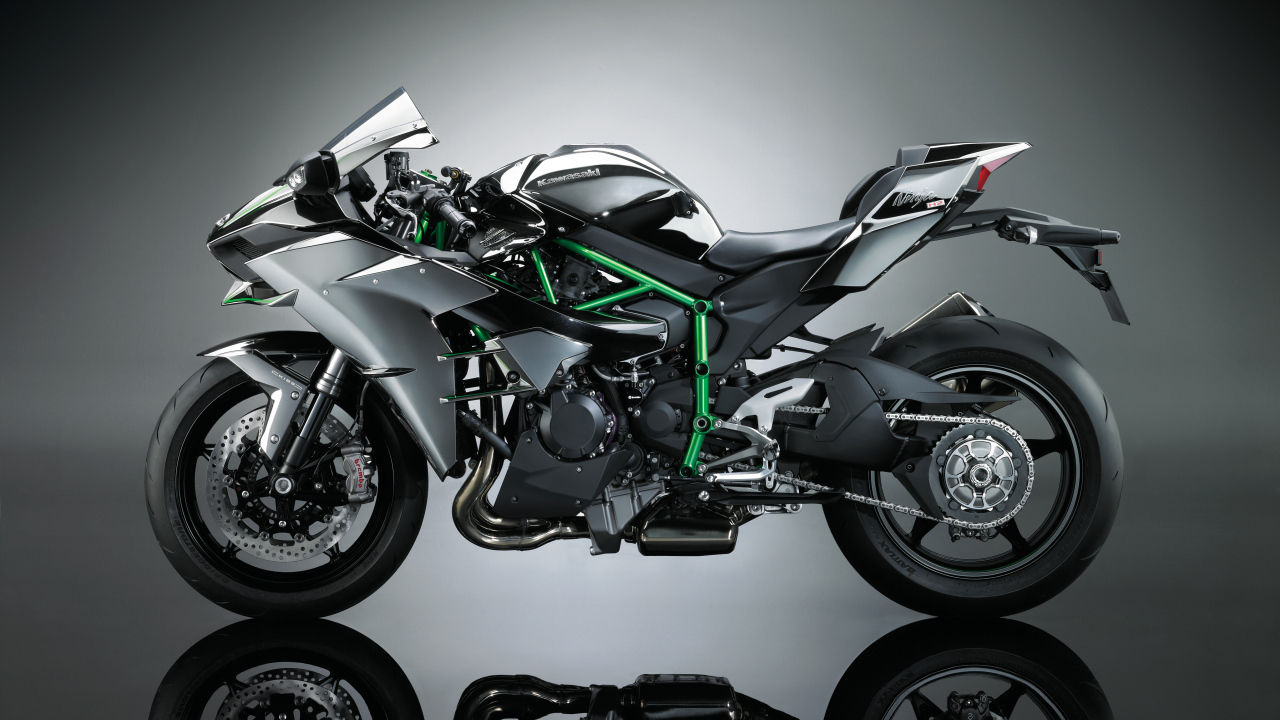 Черный мотоцикл  Kawasaki Ninja H2 