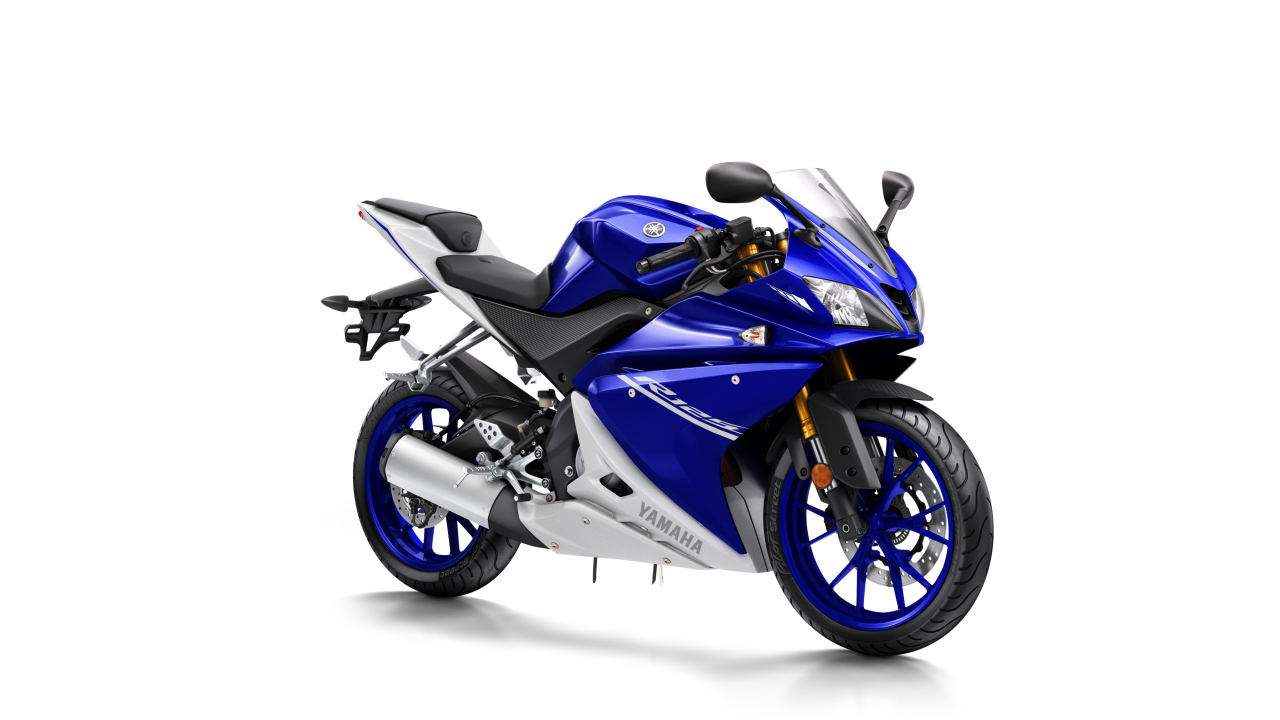 Синий мотоцикл Yamaha  YZF-R125,  на белом фоне