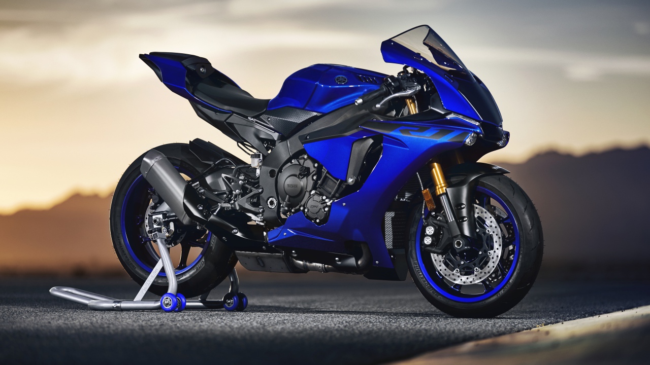 Синий мотоцикл Yamaha YZF-R1, 2018
