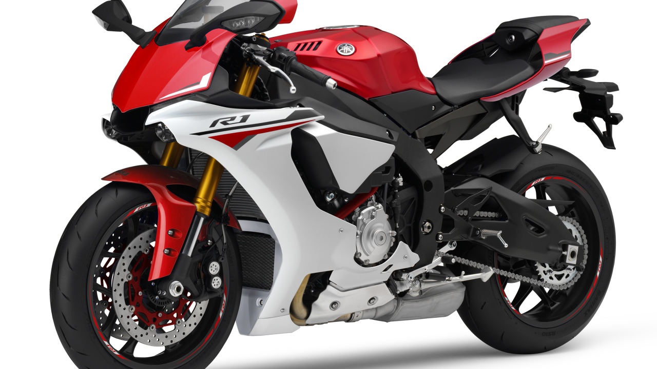 Мотоцикл Yamaha YZF-R1 на белом фоне