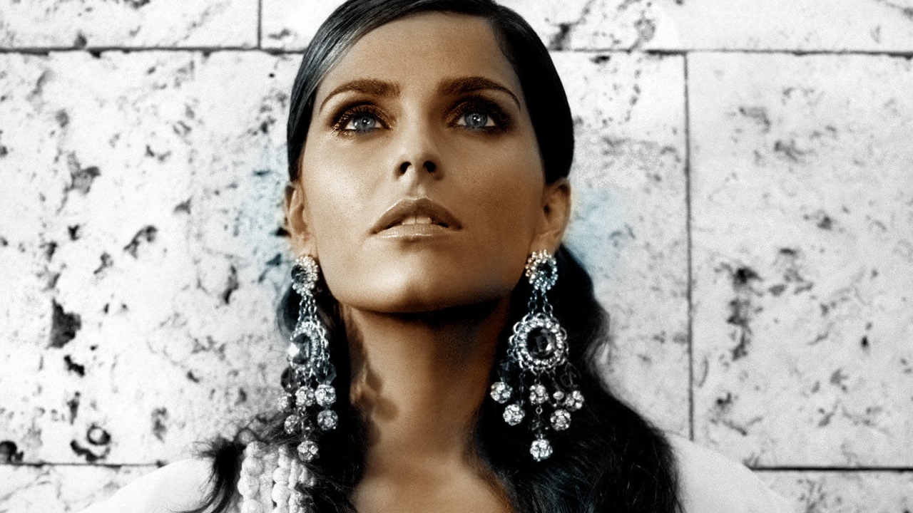 Канадская певица Нелли Фуртадо