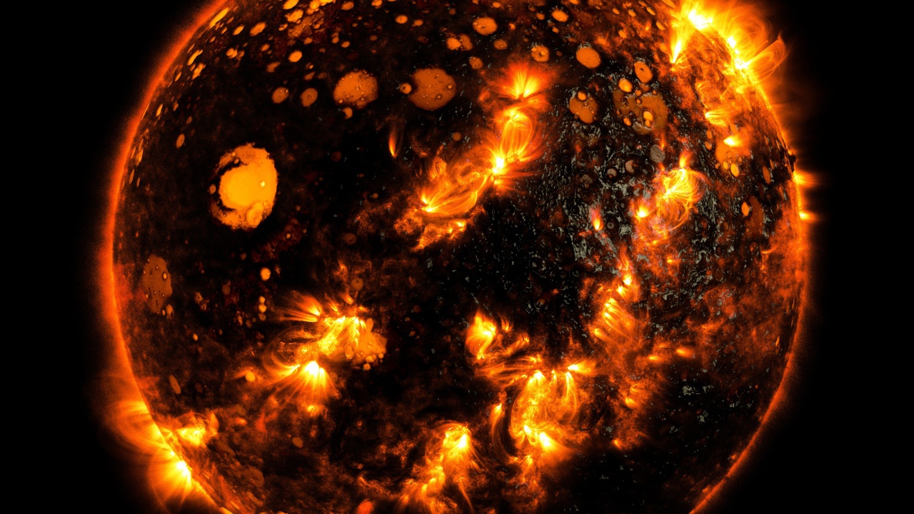 Огненная звезда Солнце на черном фоне 