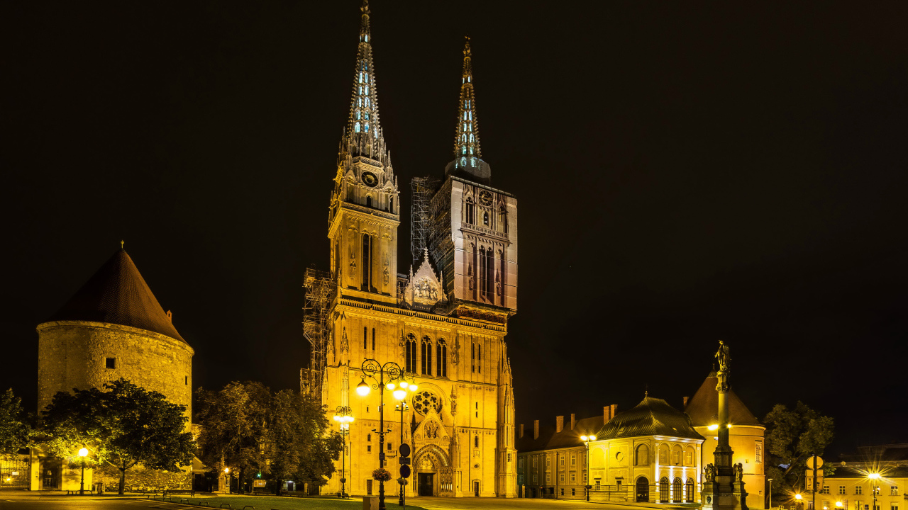 Старинный замок вечером город Загреб Хорватия