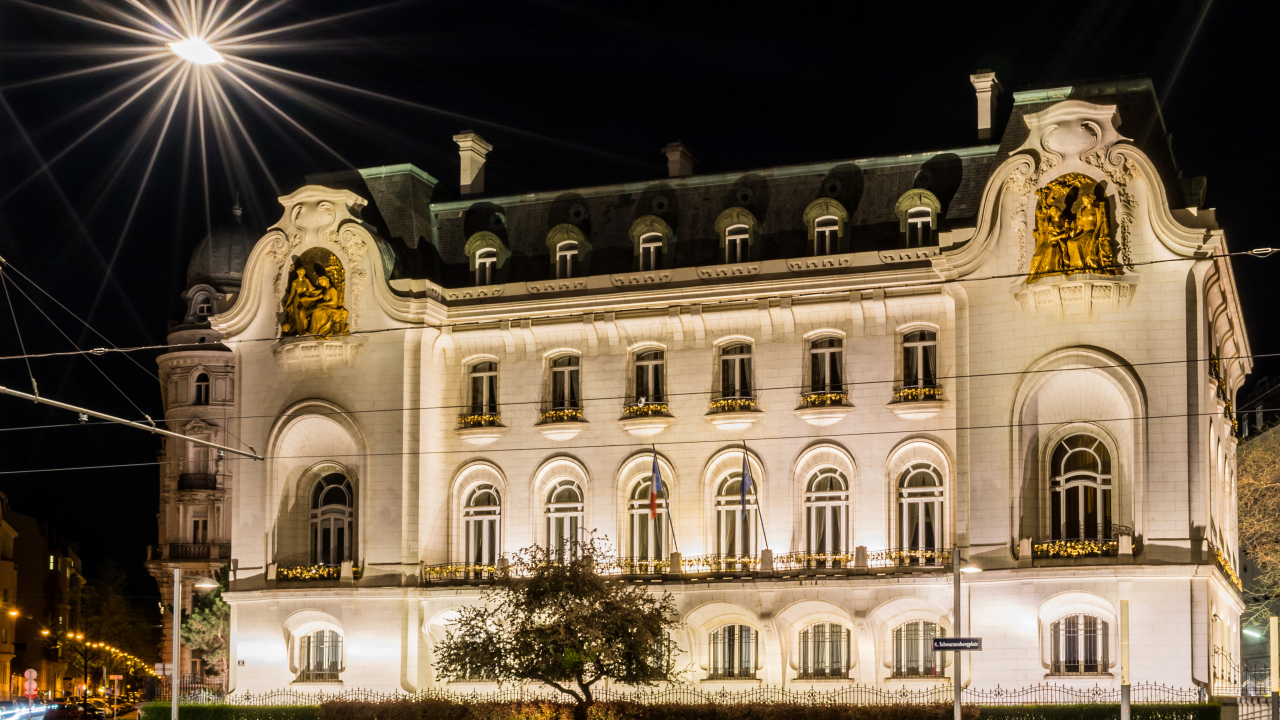 Старинная архитектура на улицах города Вена. Австрия 