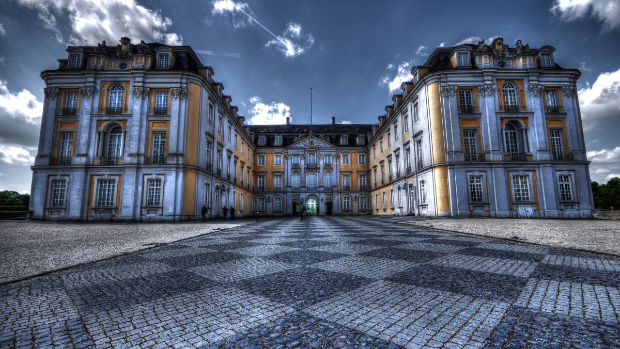 Дворец Аугустусбург, Брюль. Германия 