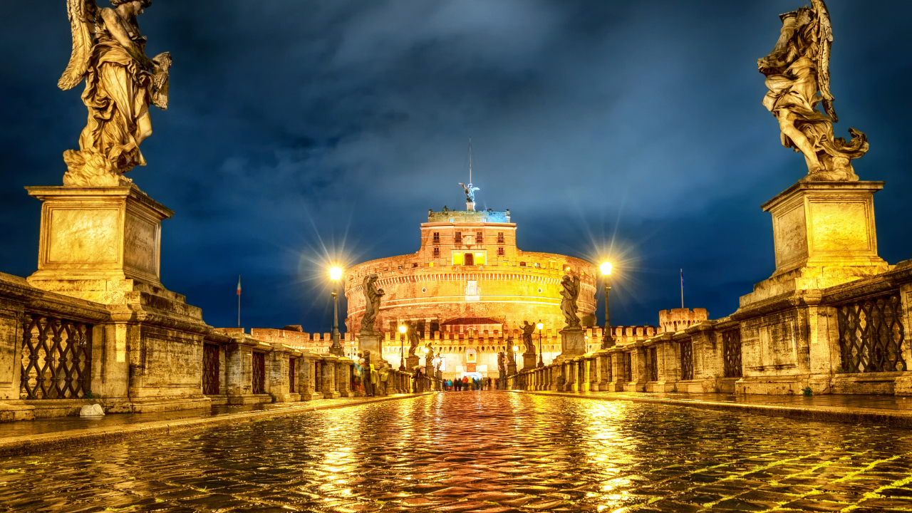 Красивый замок Святого Ангела вечером, Рим. Италия 