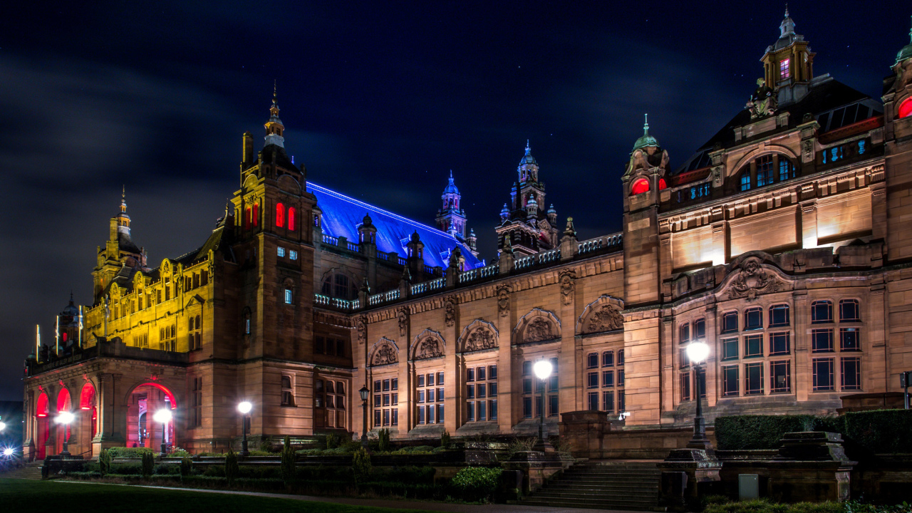 Kelvingrove Art Gallery and Museum in the evening, Scotland