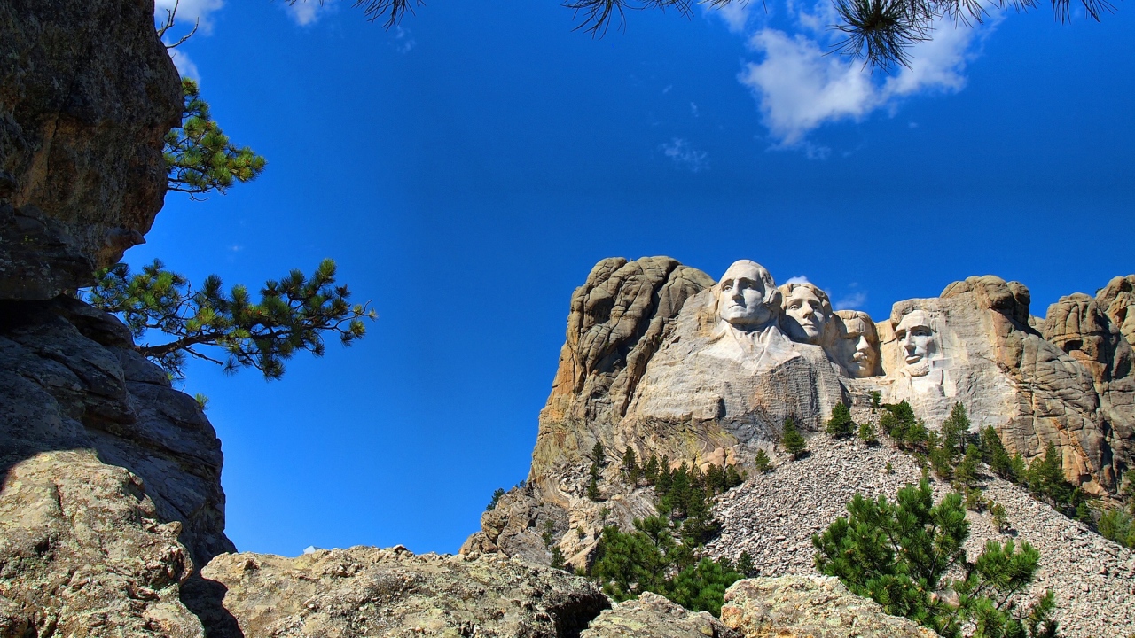 Mount Rushmore with Presidents, US