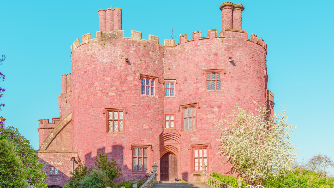 Замок Powis Castle в городе Уэлшпул, Уэльс. Великобритания 