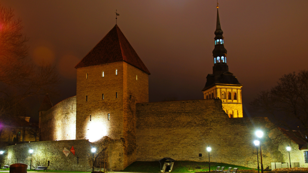 Вируские ворота средневековой крепости,  Таллинн. Эстония 