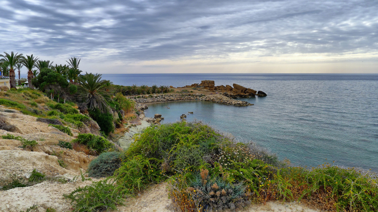 Вид на Средиземное море, курорт Пейя, Южный Кипр 