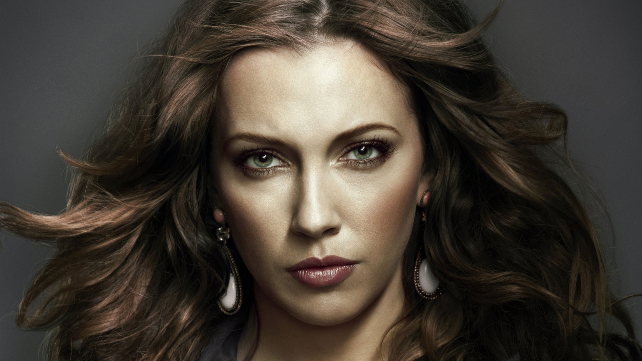 Эффектная актриса Кэти Кэссиди с красивыми украшениями