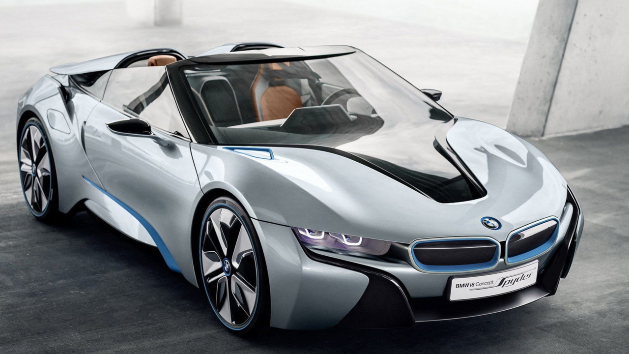 Электромобиль BMW i8 модель 2017 года 