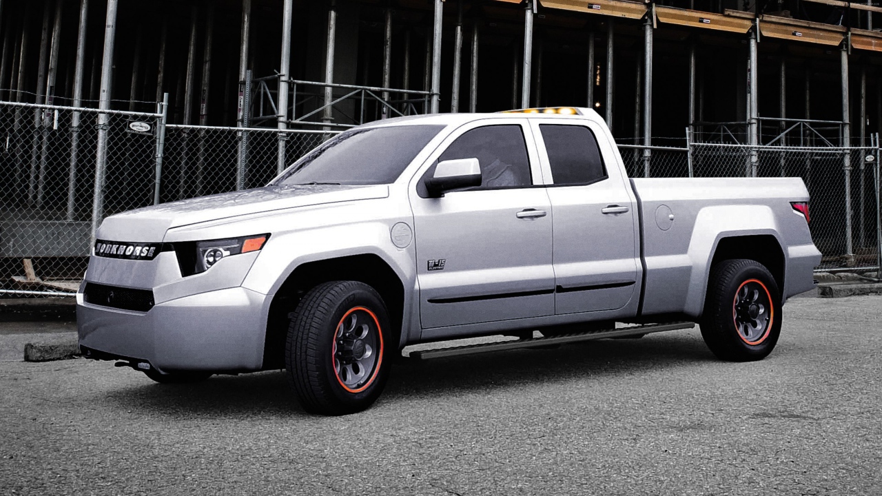 Серебристый электрический пикап Workhorse W-15, 2017