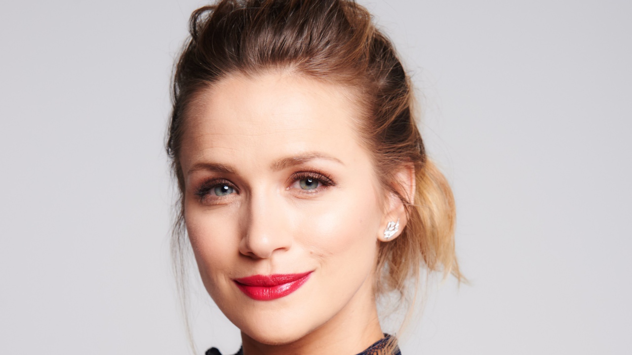 Милая актриса Шантель ВанСантен 